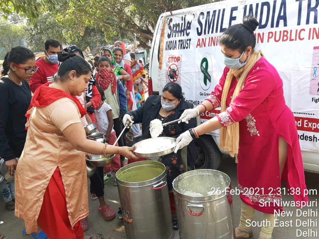 smileindiatrust-food-distribution